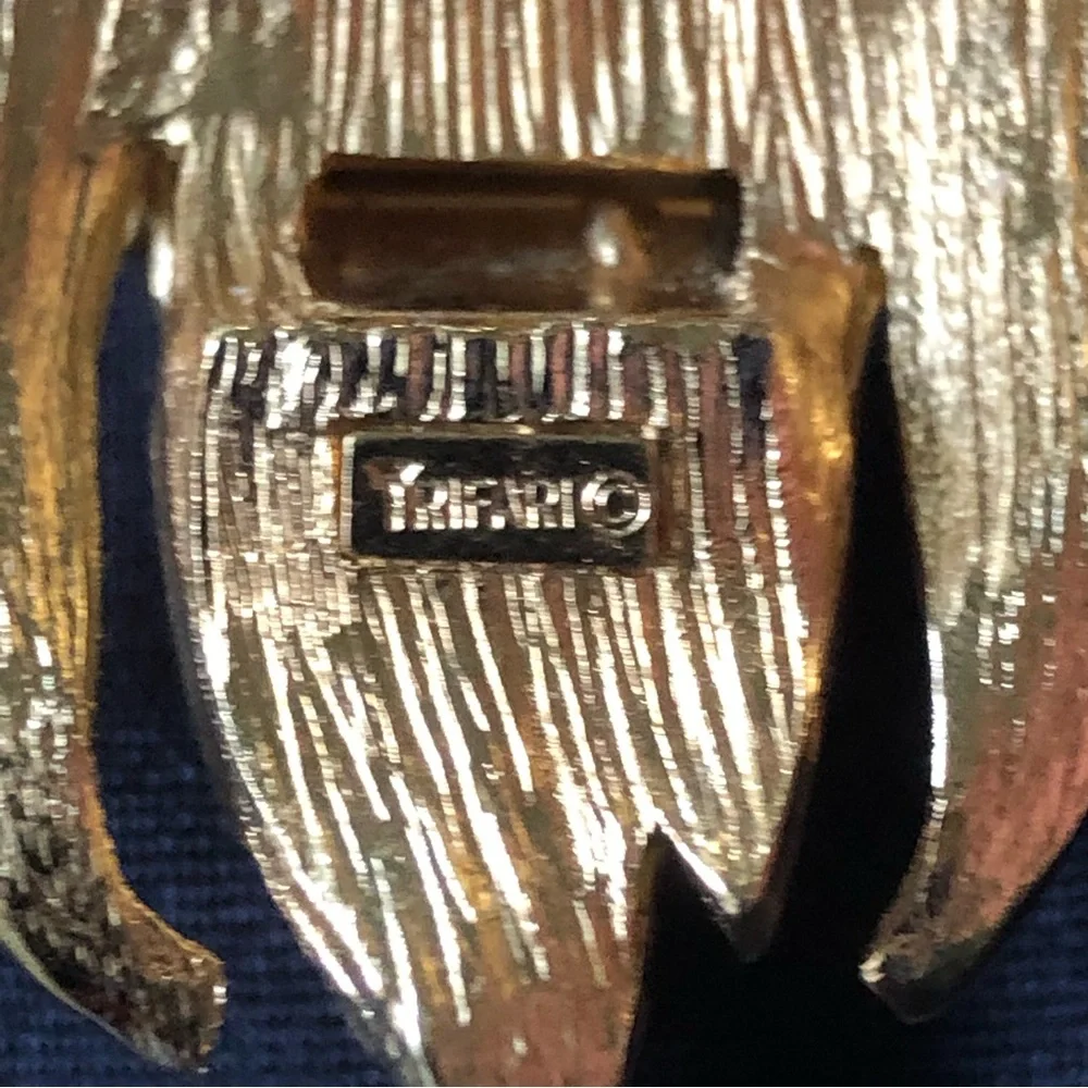 Vintage Trifari Lion Hidden Watch Necklace,  Original Tag, MINT - Picture 7 of 13